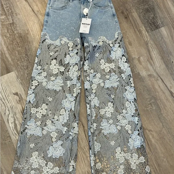 Bayeas Lesley high-rise wide-leg flare jeans floral lace 25 NWT - Picture 2 of 6
